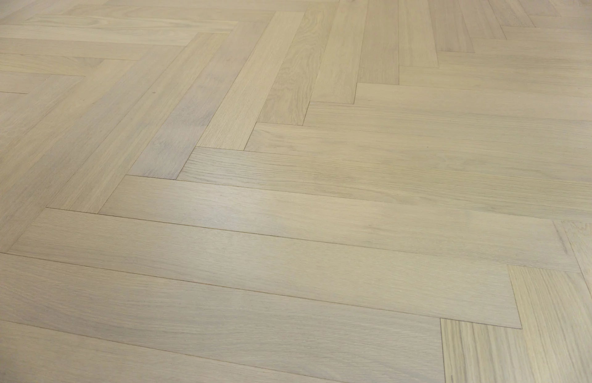 Herringbone European White Oak - Turin Herringbone - Hardwood Floors ...